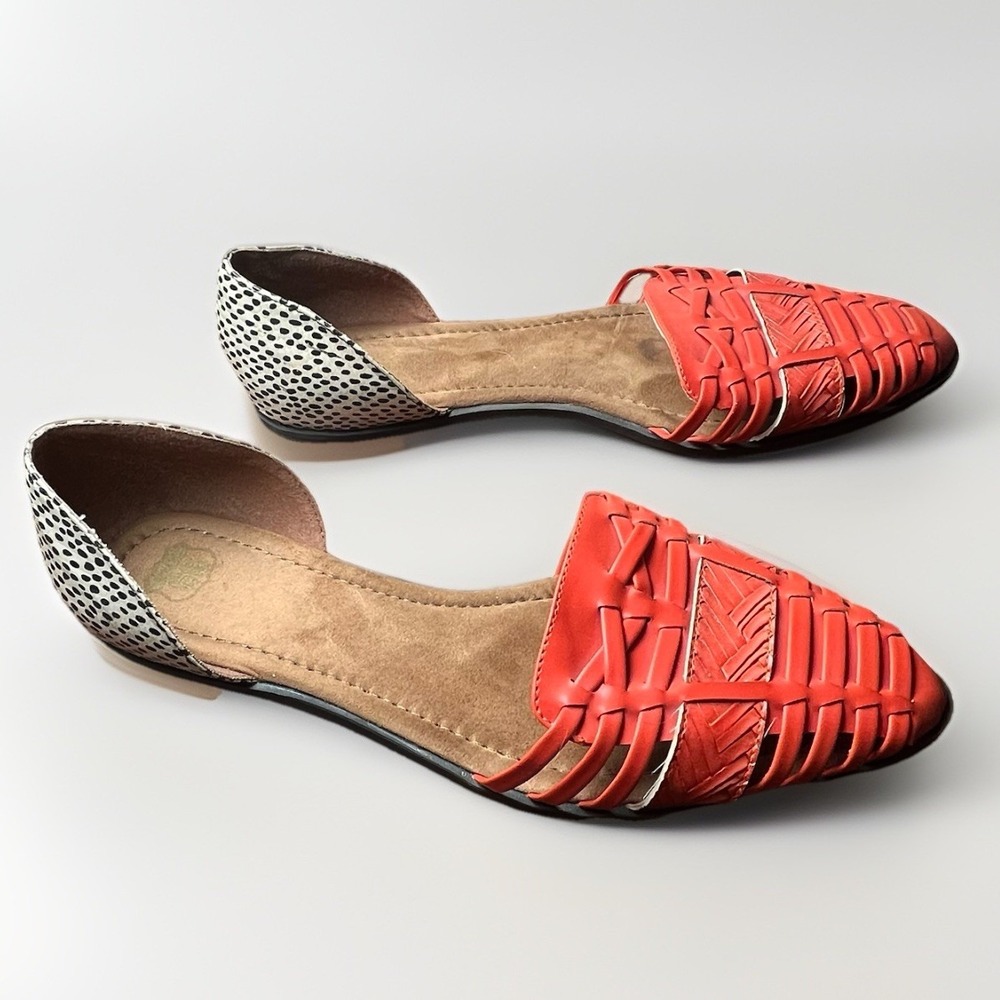 Route 66 Red and Black/White Woven Pointed Sandals